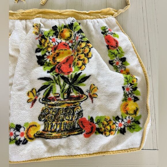 Vintage 70's Apron Half Waist Tie White Yellow Food Vegetable Fruit Dragon Fly - Picture 2 of 8